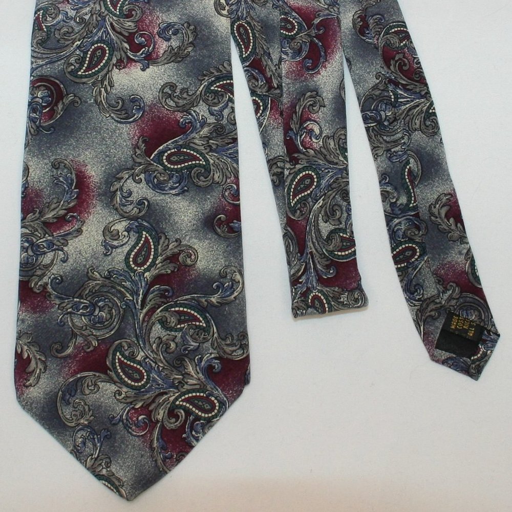 Bill Blass Paisley Silk Tie